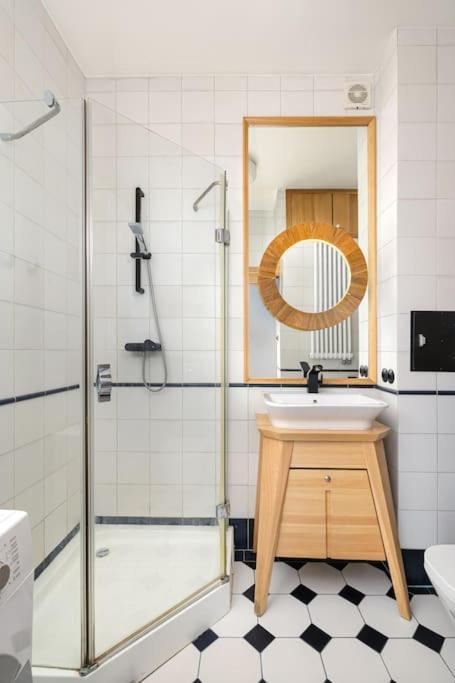 Butas Specious Studio With Entresol In City Center Wwa18